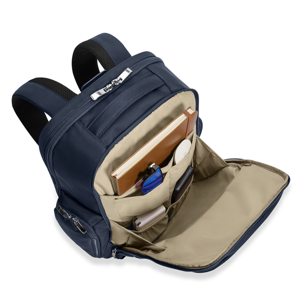5 front pocket organizer